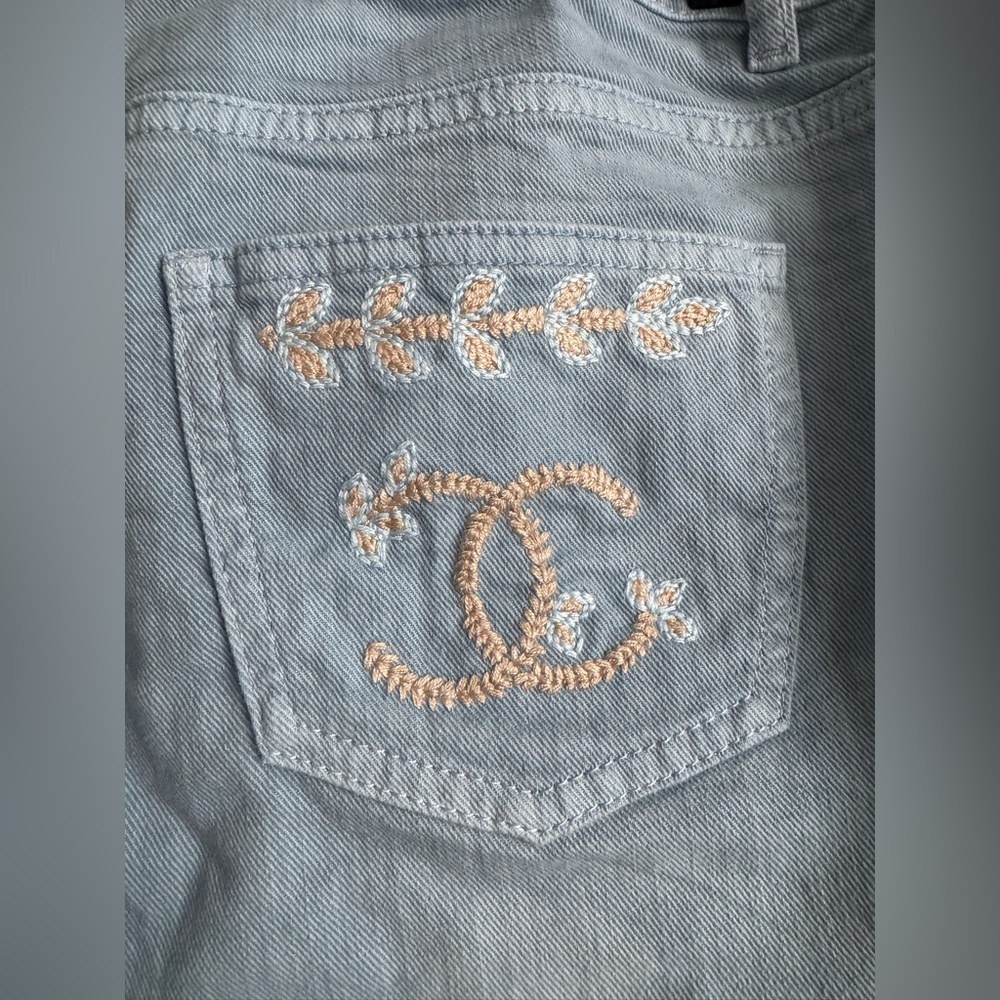 Chanel La Riviera Collection CC Logo Runway Embroidered Light Wash Cotton Jeans - Picture 6 of 11